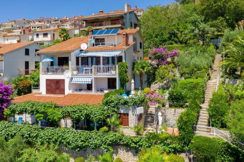 Apartments with parking space Rabac, Labin - 12107