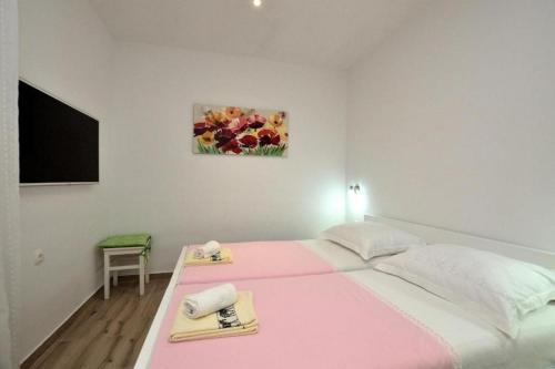 Apartments with swimming pool Rijeka - 24958