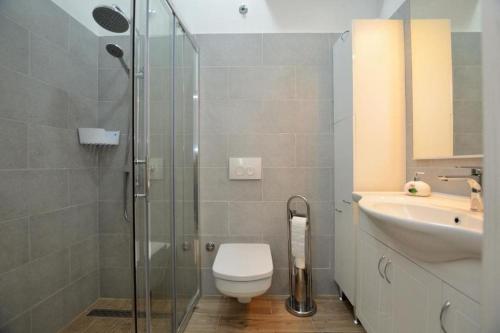 Apartments with swimming pool Rijeka - 24958