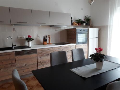 Apartments with parking space Opric, Opatija - 7695