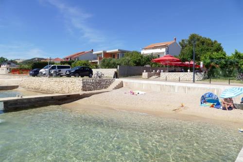 Apartments by the sea Barbat, Rab - 11797