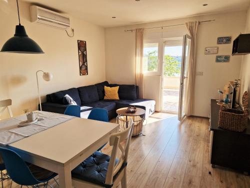 Apartments by the sea Barbat, Rab - 11797