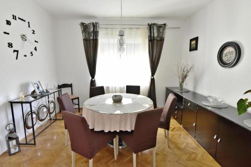 Apartments with parking space Umag - 20421