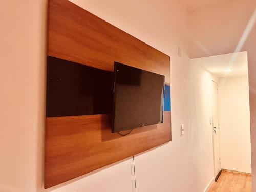 TV/trung tâm giải trí tại Ground floor apartment, bedroom, living room