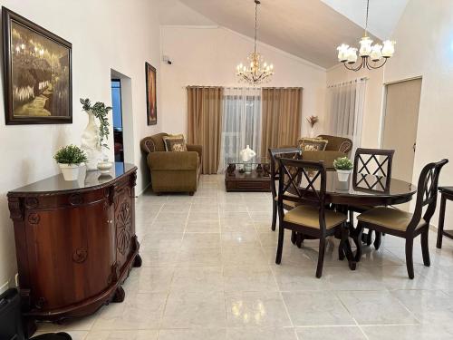 Posezení v ubytování Entire House in Santo Domingo Este