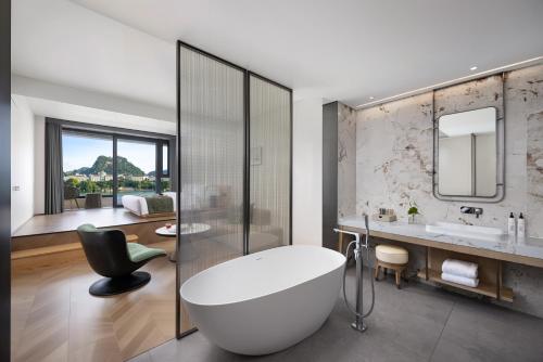 Koupelna v ubytování Wyndham Garden Hotel Liuzhou Five-Star Commercial Street Musical Fountain Branch