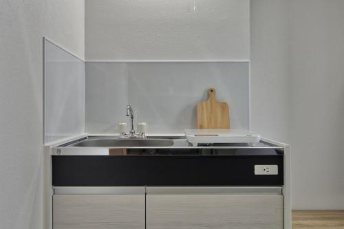 Modern Living Tokyo Komagome 502, a compact studio at excellent location