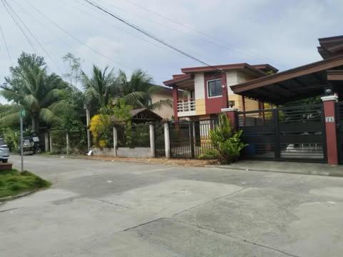 Το κτήριο όπου στεγάζεται  το δωμάτιο σε οικογενειακή κατοικία