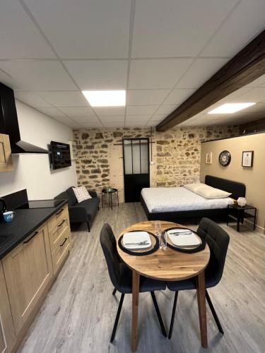 Les Pichies, Studio Dadoum, Centre ville