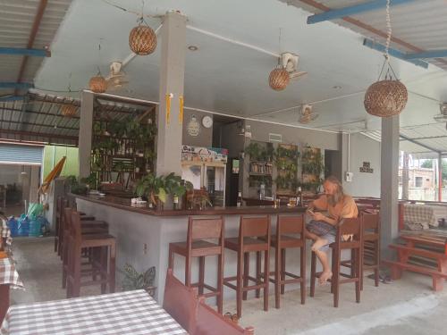 Фоайе или бар в Ning Ning Bungalow