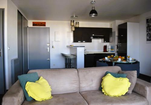 Grand studio avec ascenseur, parking et terrasse