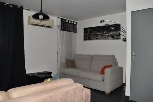 Grand studio avec ascenseur, parking et terrasse