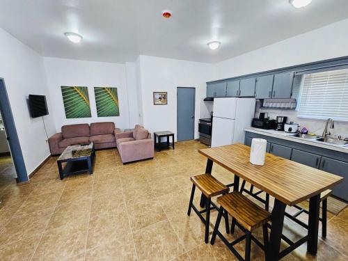 Kuchyň nebo kuchyňský kout v ubytování Pedro's Heights 1 Bedroom, 1 bathroom villa