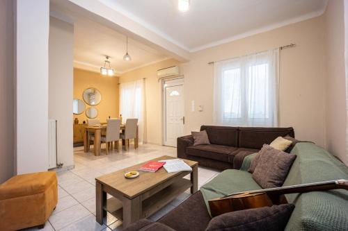 Modern City Retreat in Kallithea