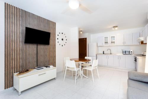 El Médano Beach Apartment, Central & Bright