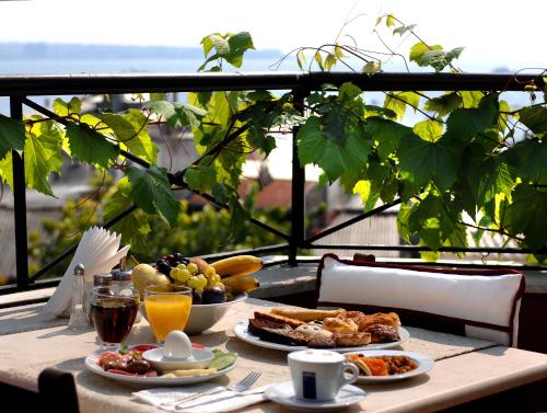 Afbeelding uit fotogalerij van Şebnem Hotel in Istanbul