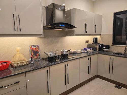 Köök või kööginurk majutusasutuses Zeta Mall Condo Pool above Mall below