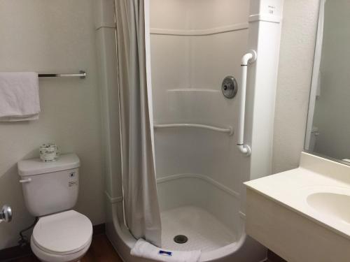 Ένα μπάνιο στο Motel 6-Yreka, CA