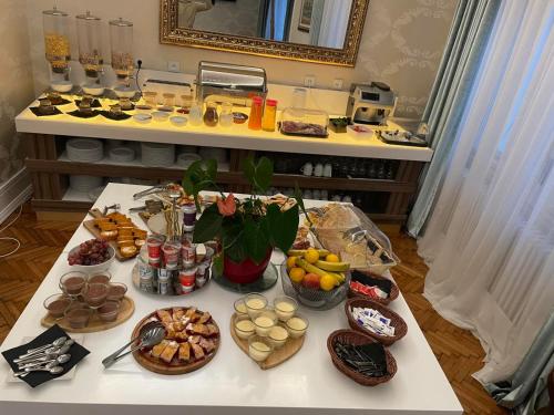 Jídlo v hotelu nebo okolí