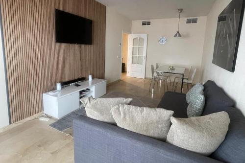 2 Bed Flat-Sleeps 4-Pets-Parking-Marina Duquesa