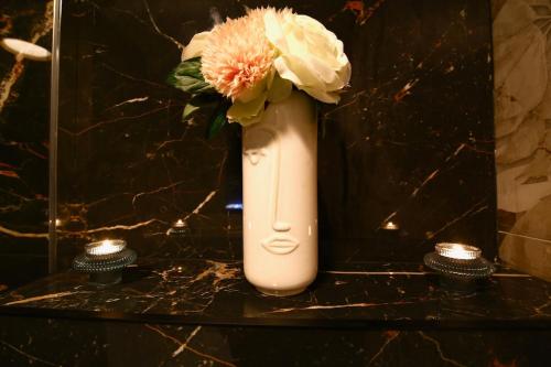 Gallery image of Flower Suite & Spa, air-conditioned and beach in La Seyne-sur-Mer