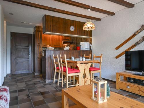 Apartment Centaure B 103 by Interhome