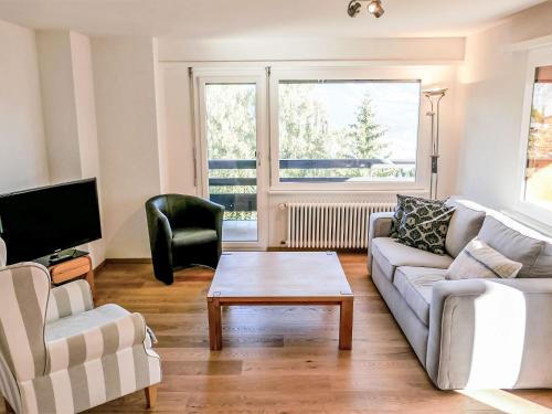 Et opholdsområde på Apartment Bietschorn 33 by Interhome