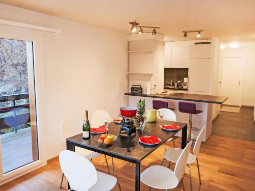 Køkken eller tekøkken på Apartment Bietschorn 33 by Interhome