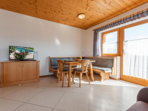 Apartment Voithofer-6 by Interhome