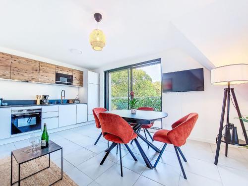 Η κουζίνα ή μικρή κουζίνα στο Apartment Maner roz by Interhome