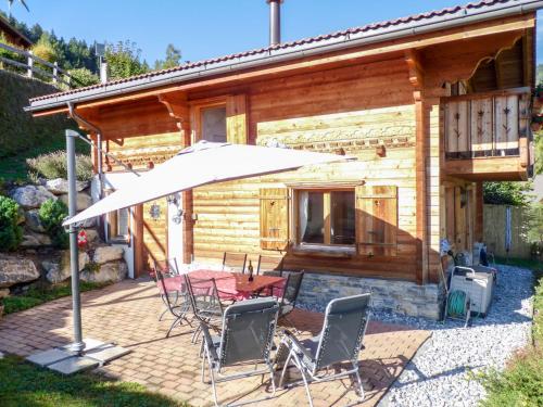 Chalet Ecureuil noir by Interhome