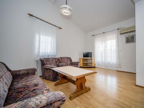 Apartment Hilde Red-4 by Interhome