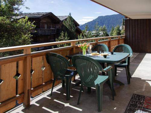 Apartment Val Fleuri 208 by Interhome