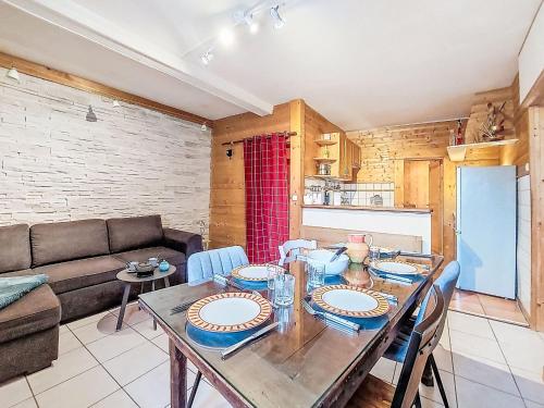 Nhà bếp/bếp nhỏ tại Apartment Au Bon Coin by Interhome