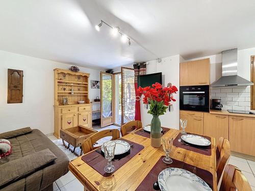 Kuchyň nebo kuchyňský kout v ubytování Apartment Le Blueberry by Interhome