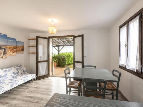 Holiday Home Villa 17 by Interhome