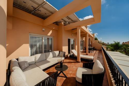 Penthouse with sea views in Nueva Andalucia