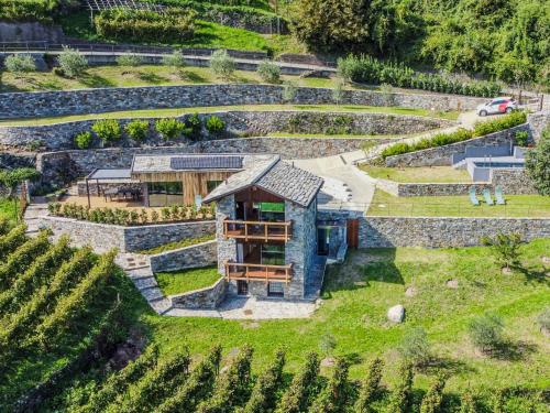 Κήπος έξω από το Holiday Home Woodhouse Domaso by Interhome