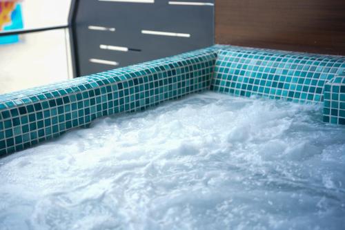 Cameră Dublă Premium cu Jacuzzi - Vedere la Mare photo 5