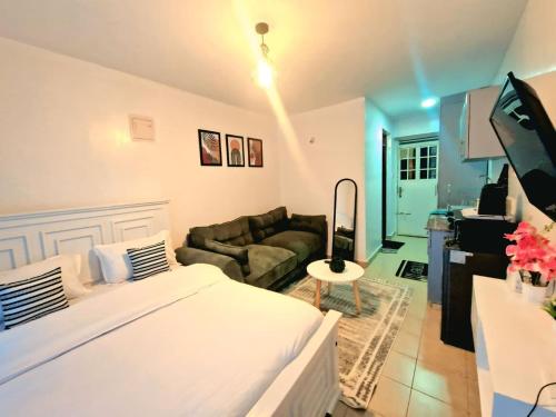 Gallery image of The Velvet Studio - Urban Escape in Ruaka