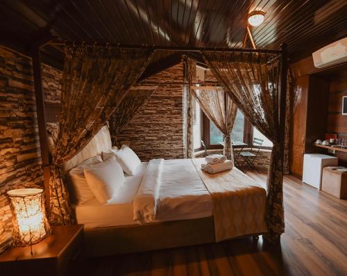 ZafanosにあるMavisu Deluxe Otel Restaurantのギャラリーの写真