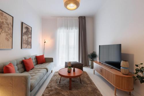 Valerie by halu! - Modern Living in 3BD apartment