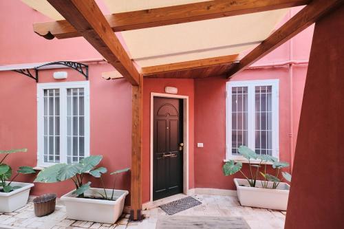 Exclusive hideaway with patio in the heart of Rome