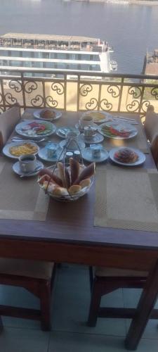 Jídlo v hotelu nebo okolí