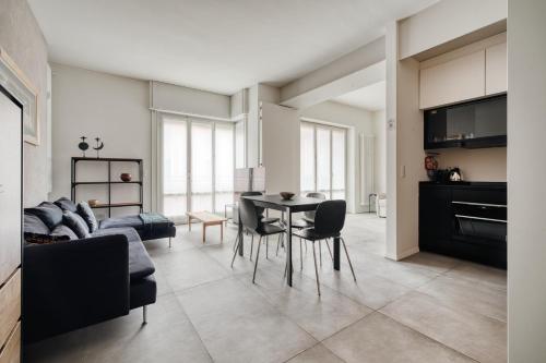 Large Central Apartment Milan’s Navigli – 5 Gu...