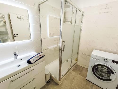 Apartment Le Victor Hugo by Interhome