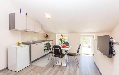 Beautiful Apartment In Baska With Wifi