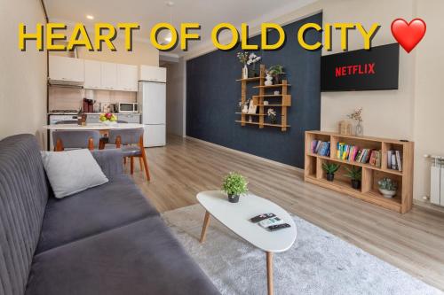 Central Baku Apartment - Old City & Boulevard