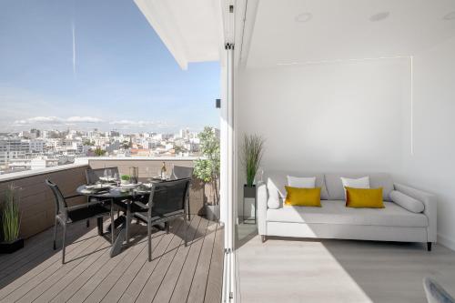 Downtown, 1br with a first row view over the sea