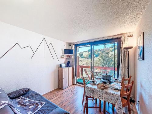 Studio Lunik Orion-52 by Interhome